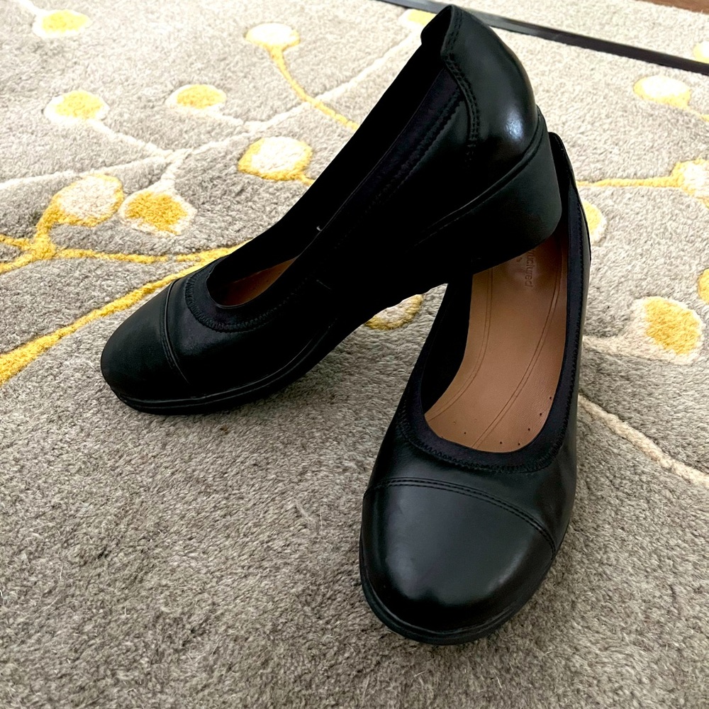 Clark’s Unstructured wedges. Women’s size 7